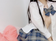 新竹 奶糖155cm.44kg.C cup.19y    蘿莉外表 纖細身材，在校學生